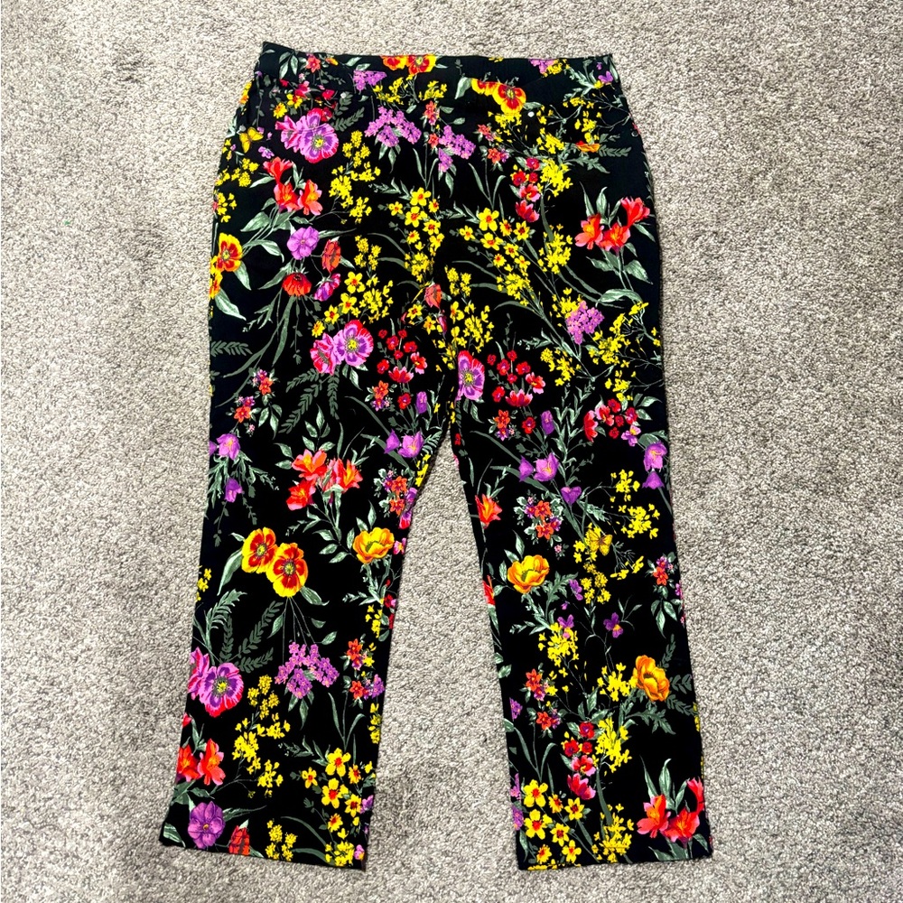 SUSAN GRAVER Romantic Floral 5-pocket Cropped Pants